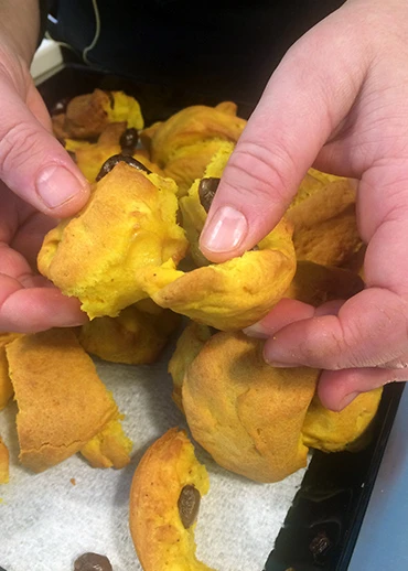 Panini alla curcuma e olive taggiasche